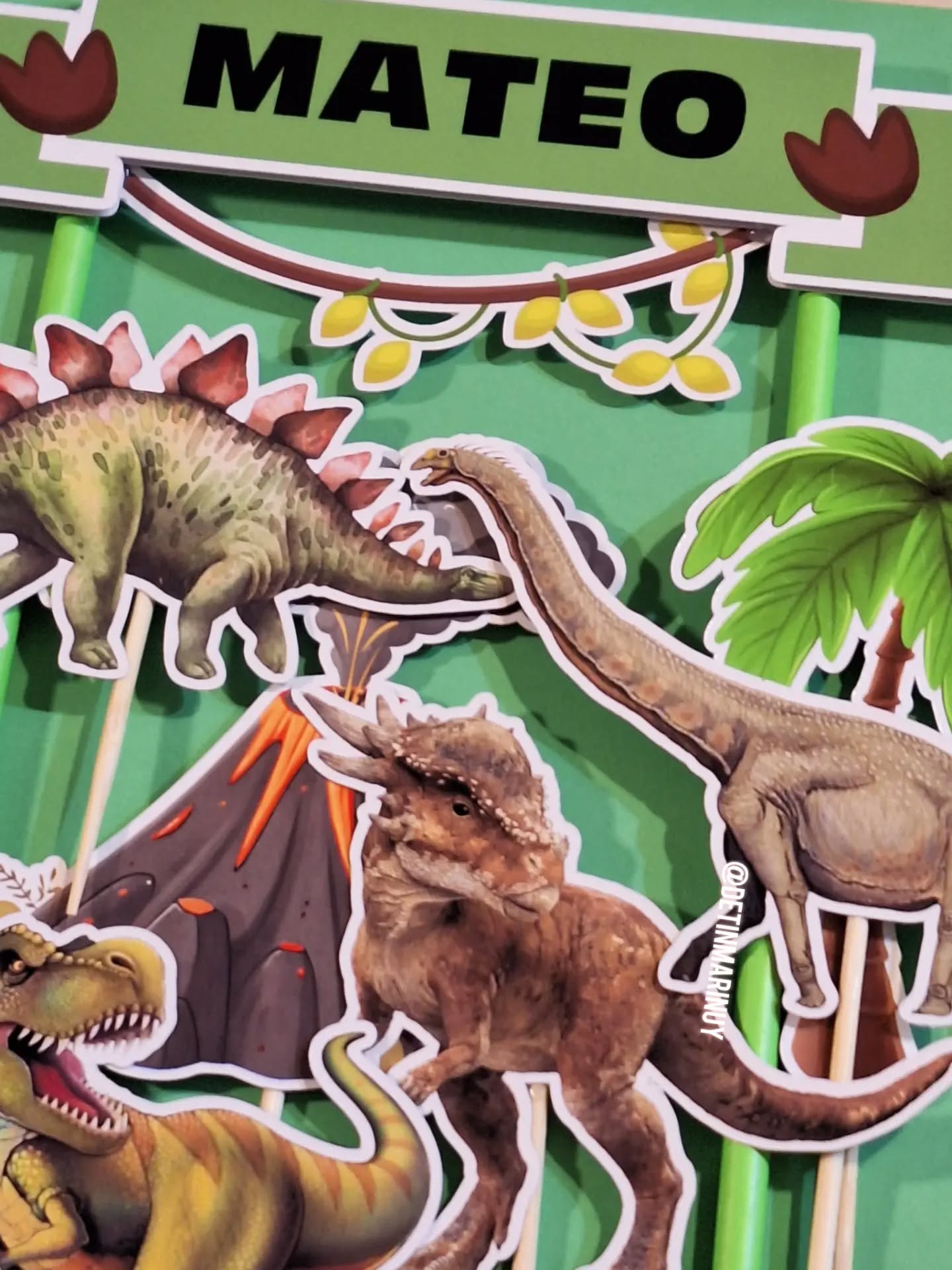 Topper de torta de dinosaurios personalizado De Tin Marin