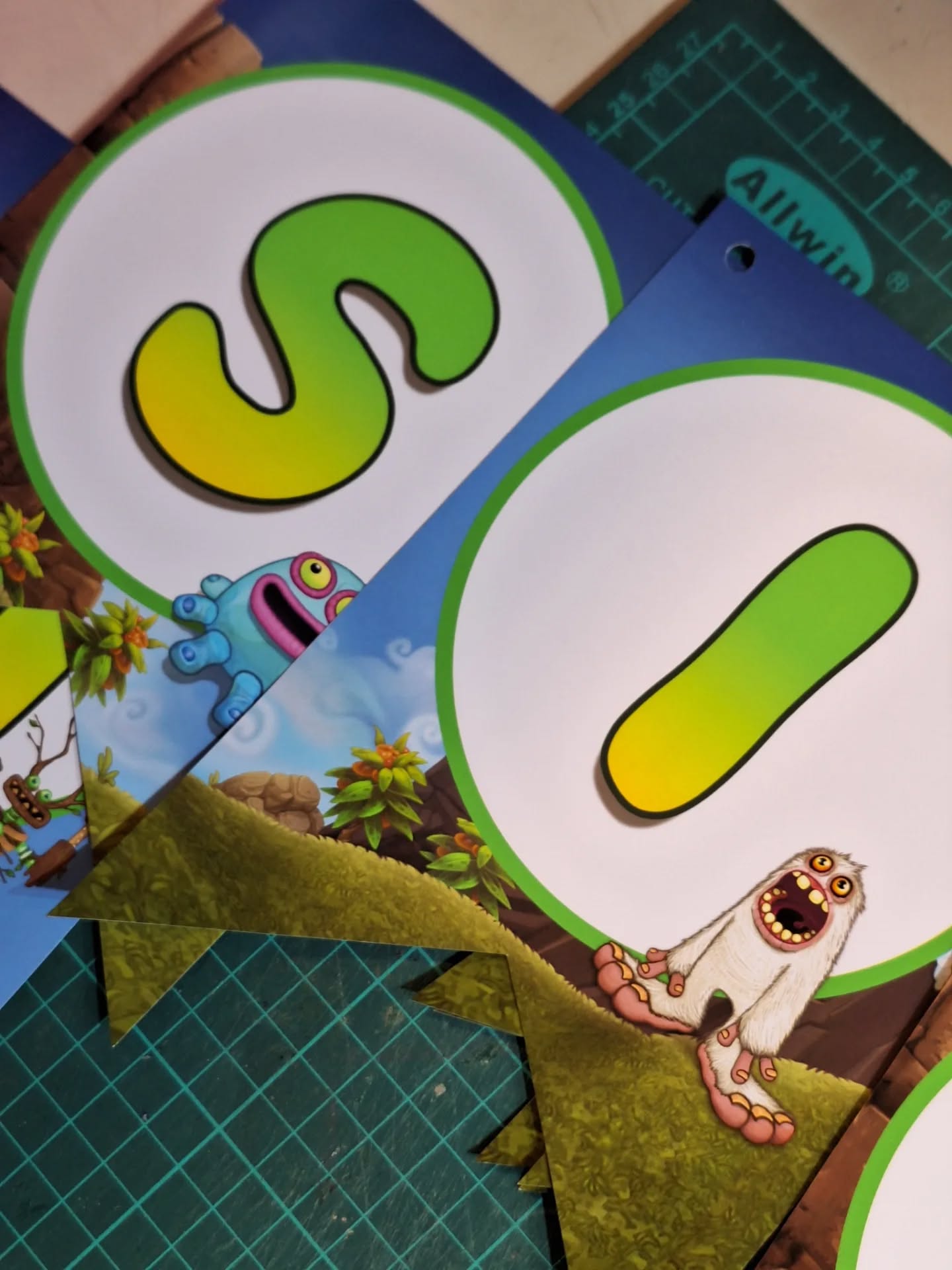 Banderines personalizados de My Singing Monsters